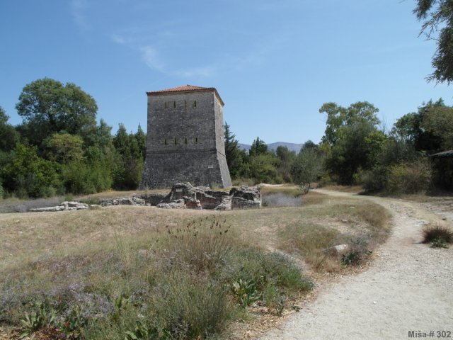 Albánií křížem krážem