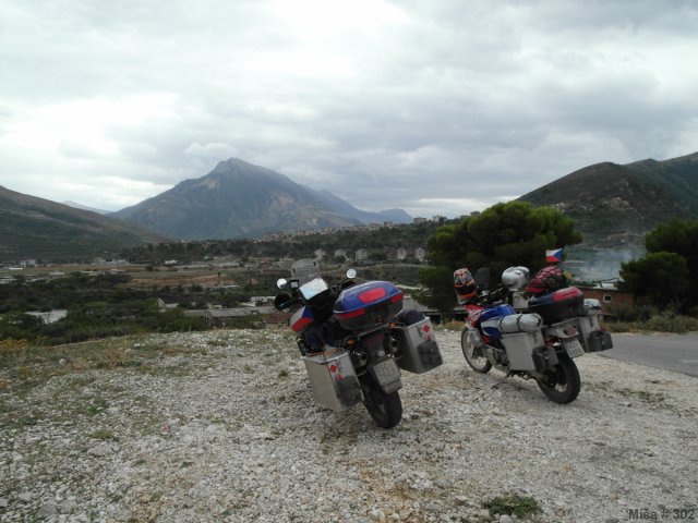 Albánií křížem krážem