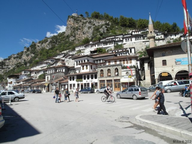 Albánií křížem krážem