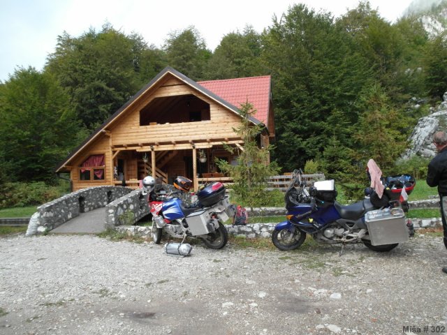 Albánií křížem krážem