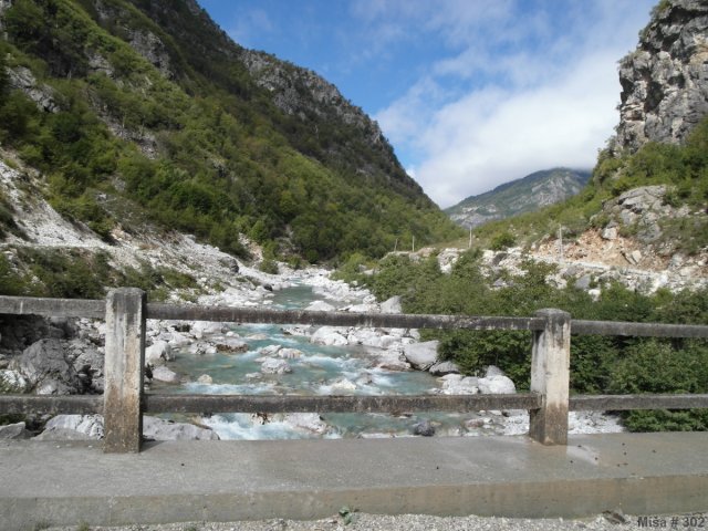 Albánií křížem krážem