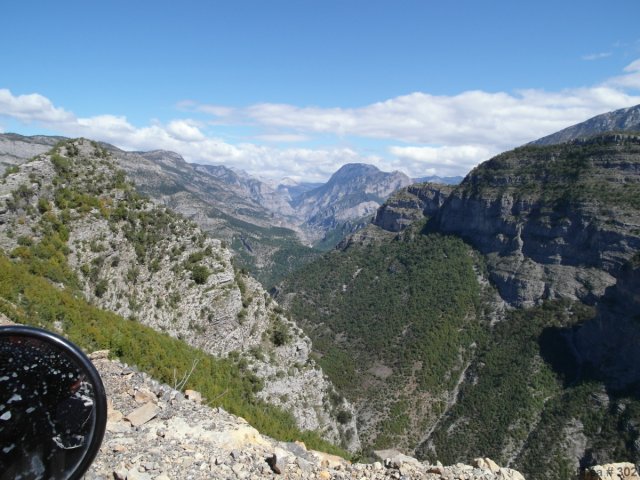 Albánií křížem krážem